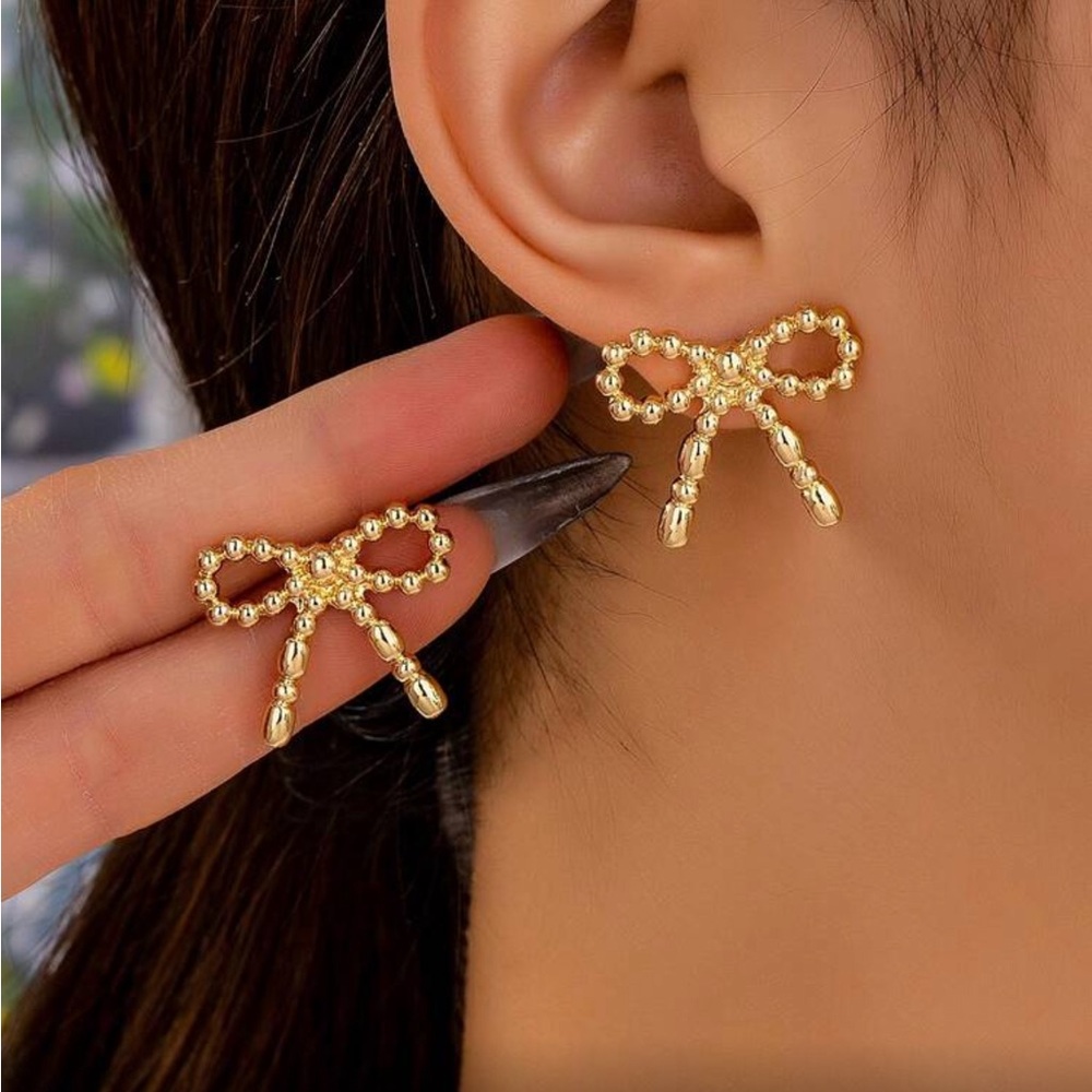 Elegant Gold Bow Earrings